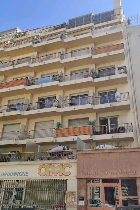 Central Studio Νίκαια Εξωτερικό φωτογραφία